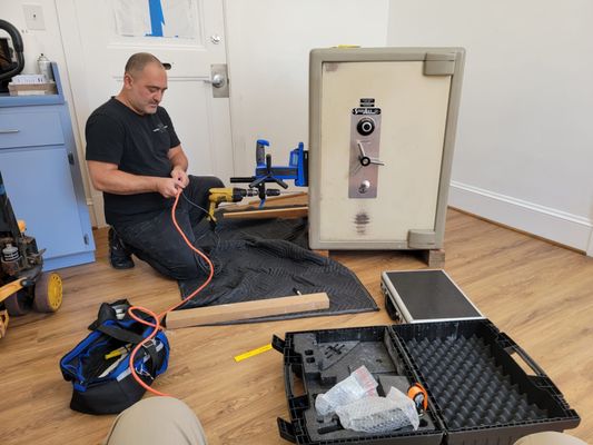 besoin d'un &eacute;lectricien &agrave; vanves ? intervention rapide pour tous vos travaux d'&eacute;lectricit&eacute; : installation, d&eacute;pannage, mise aux normes et urgences. &eacute;lectriciens qualifi&eacute;s, devis gratuit !