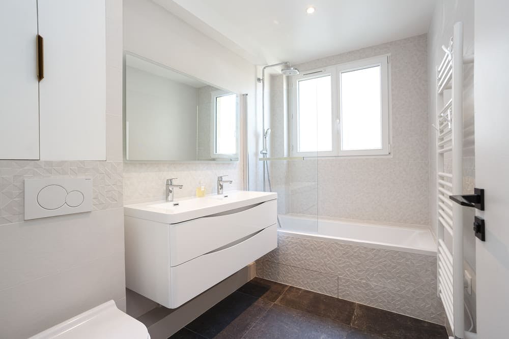 transformez votre salle de bains gr&acirc;ce &agrave; nos id&eacute;es et conseils de r&eacute;novation. d&eacute;couvrez des solutions modernes, astuces de d&eacute;coration et guides pour r&eacute;ussir la r&eacute;novation de votre salle de bains facilement.