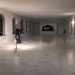 d&eacute;couvrez les prix du b&eacute;ton cir&eacute;, les facteurs qui influencent le co&ucirc;t, et des conseils pour estimer votre budget avant de r&eacute;aliser des travaux de d&eacute;coration ou de r&eacute;novation.