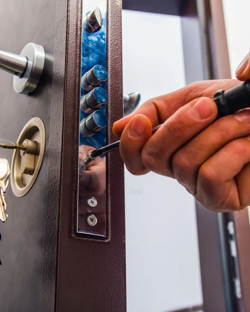 besoin d'un serrurier en urgence à vanves ? intervention rapide 24h/24 et 7j/7 pour tout dépannage, ouverture de porte et remplacement de serrure. service fiable et tarifs transparents.